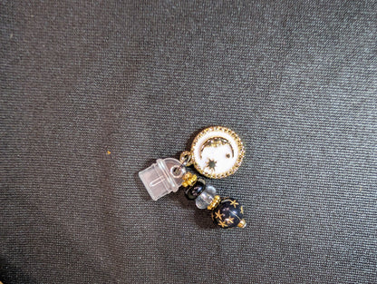 (Kindle) Dust Plug Charm