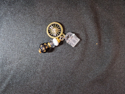 (Kindle) Dust Plug Charm